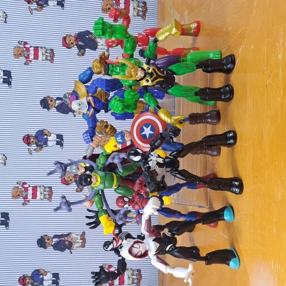 Lot of 12 Hasbro Marvel Heros bend & flex 6" action figure toys - Picture 1 of 4